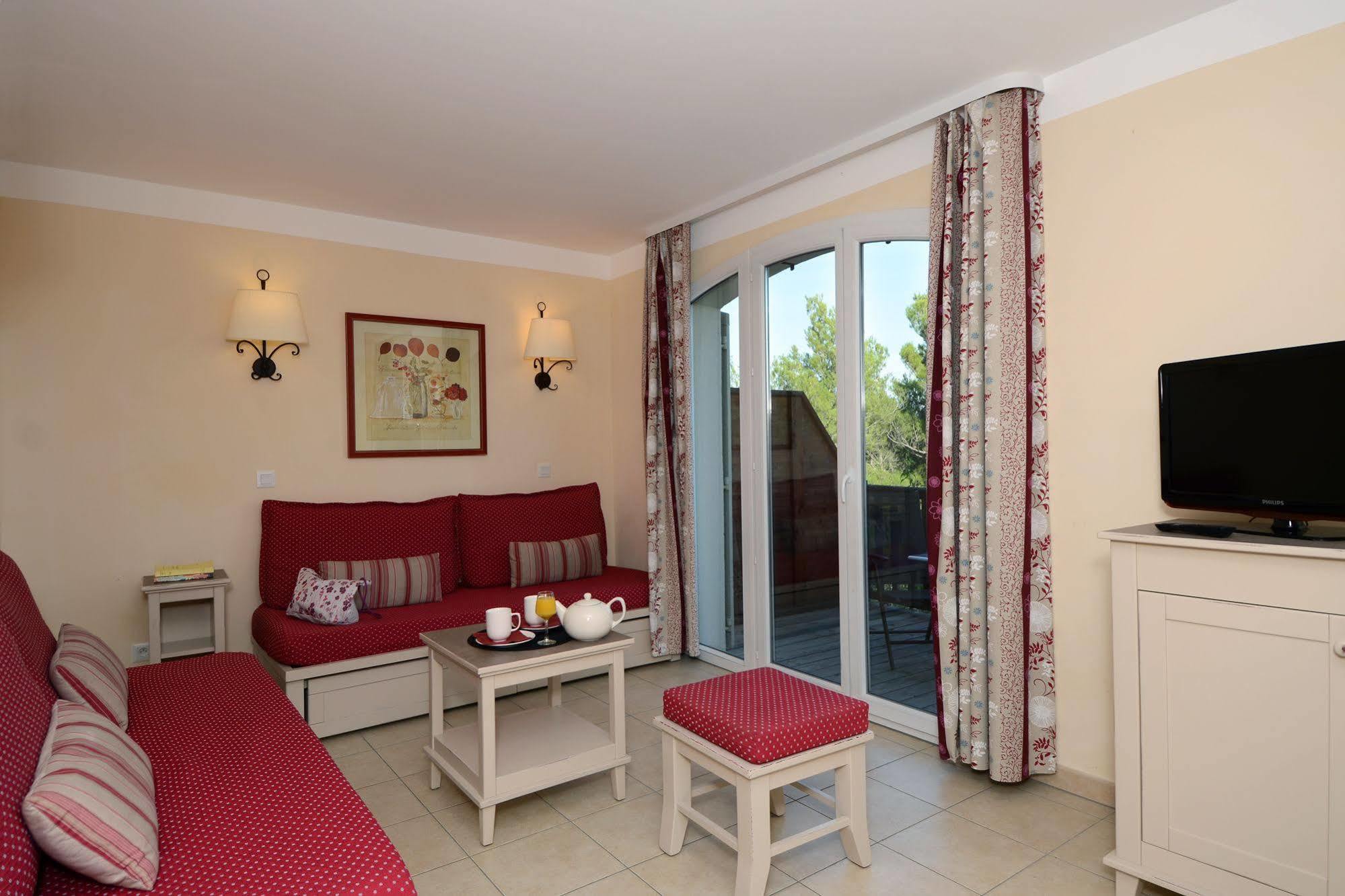 Residence Pierre & Vacances Les Coteaux De Pont-Royal มัลล์มอร์ ภายนอก รูปภาพ